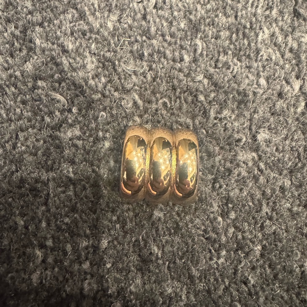 Mango Earring